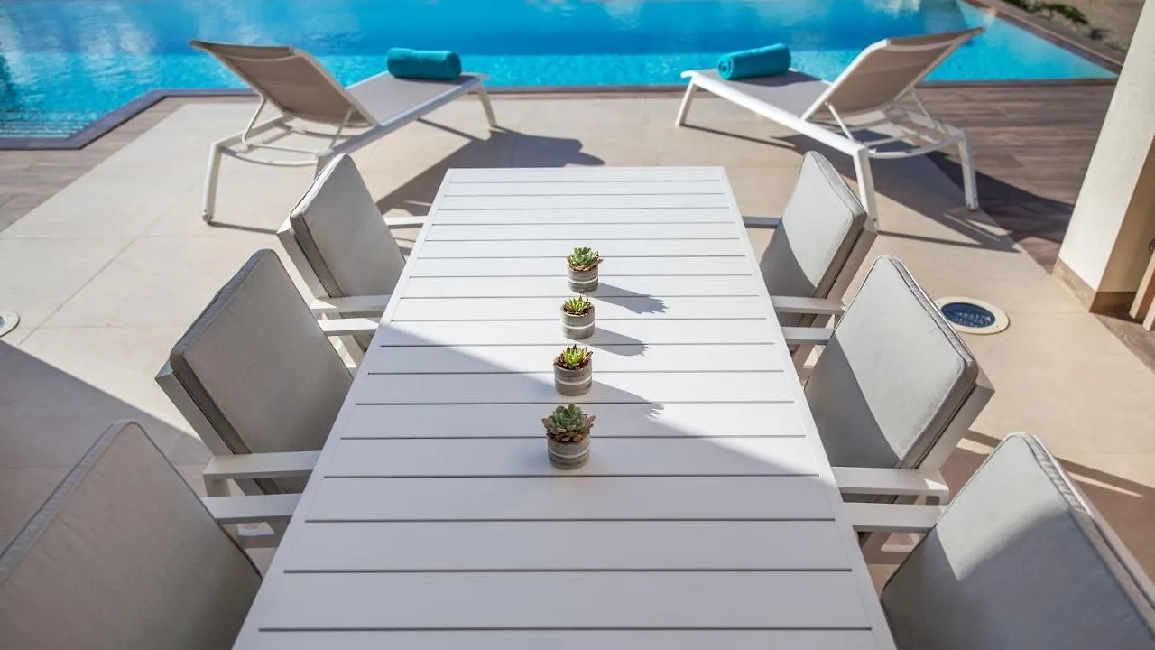 Caraibas Bonaire Modern Air-Conditioned Vacation Villa With A Private 20 Meter Magnesium Pool Belnem